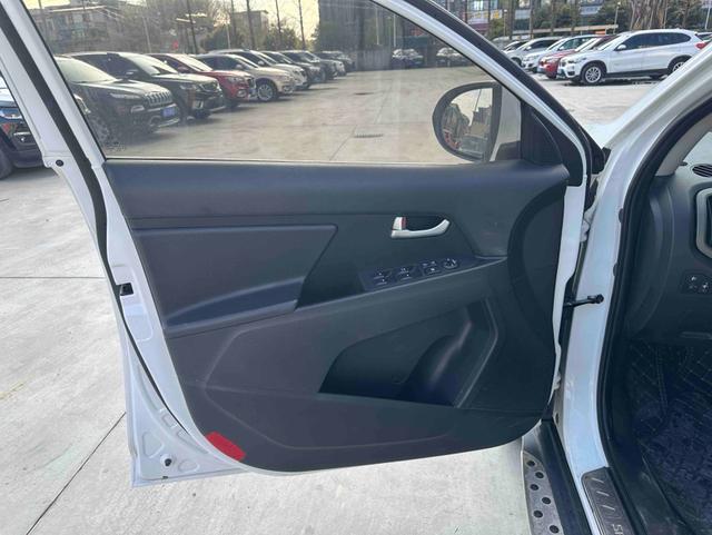 Kia Sportage 2016 модификация 2.0L автоматическое 2WD Edition GL – фото 10