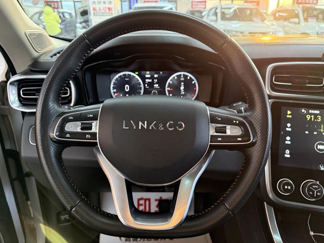 Lynk & Co 01 Модель 2019 года 2.0T 4WD Jin Pro Edition Country VI – фото 14