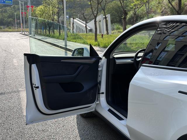 Tesla Model Y 2022 RWD – фото 16