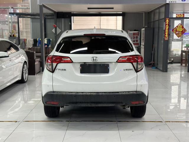 Honda Vezel Модель 2020 года 1.5L CVT Elite Edition – фото 4