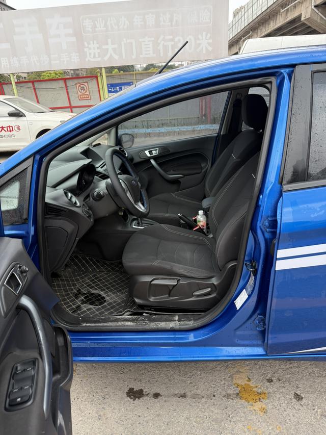 Ford Fiesta 2013 Hatchback 1.5L Automatic Fashion – фото 6