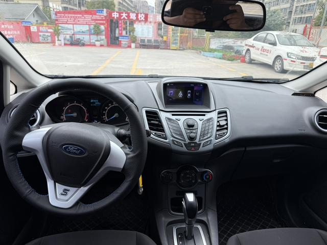Ford Fiesta 2013 Hatchback 1.5L Automatic Fashion – фото 7