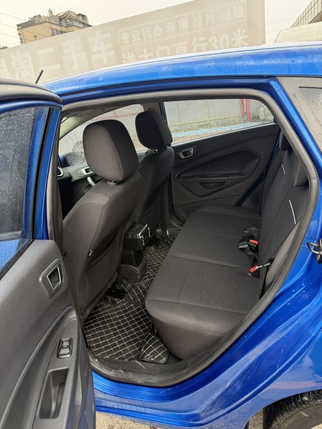 Ford Fiesta 2013 Hatchback 1.5L Automatic Fashion – фото 8