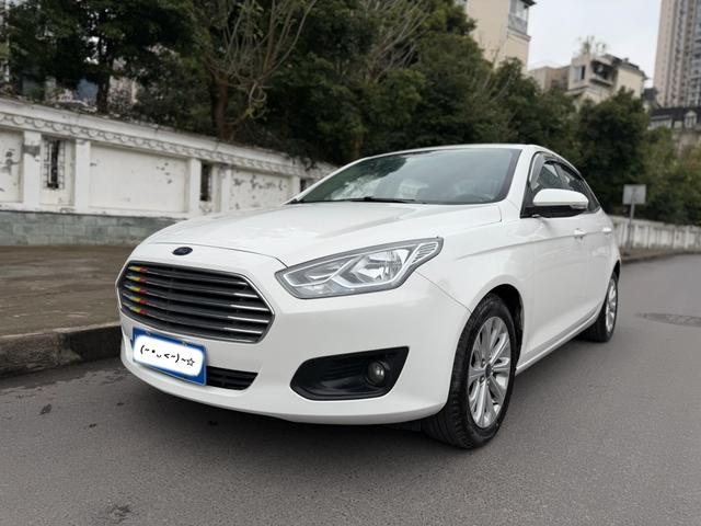 Ford Escort 2017 модификация Happiness Edition 1.5L Manual Fashion – фото 1