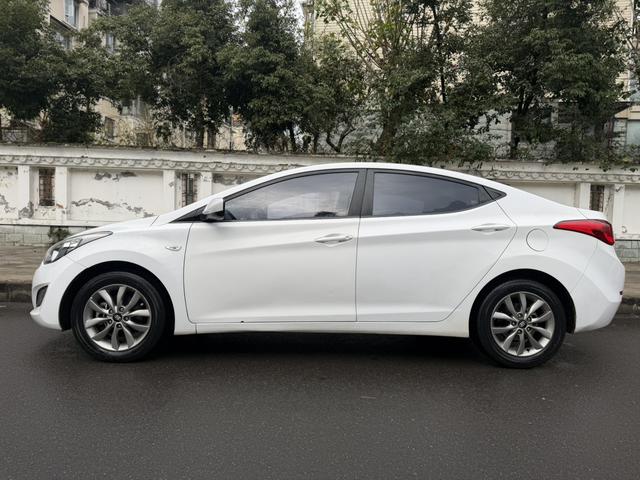 Hyundai Elantra 2015 1.6L Automatic Fashion – фото 3