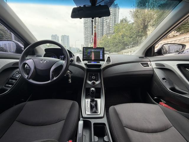 Hyundai Elantra 2015 1.6L Automatic Fashion – фото 5