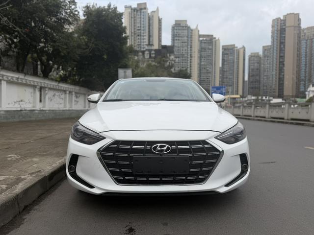 Hyundai Elantra Модель 2019 года 1.5L CVT Smart Hyun · Elite – фото 2