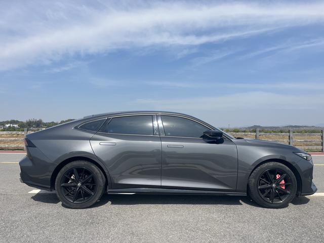 Changan UNI-V 2022 1.5T Premium – фото 5
