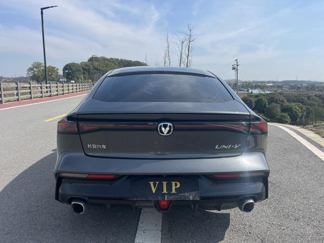 Changan UNI-V 2022 1.5T Premium – фото 6