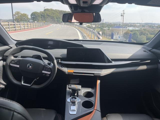 Changan UNI-V 2022 1.5T Premium – фото 13