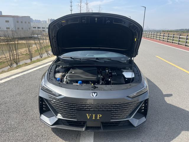 Changan UNI-V 2022 1.5T Premium – фото 16