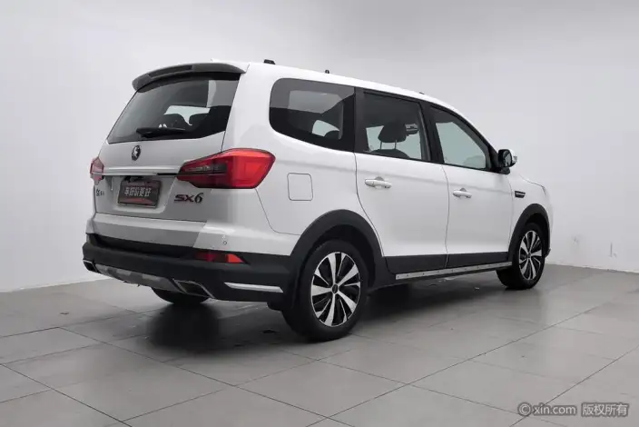 Forthing SX6 2022 Model 1.6L Manual Luxury Model