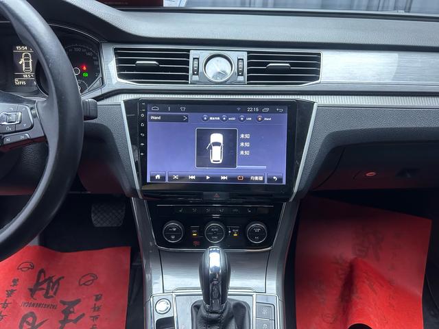 Volkswagen Passat 2017 330TSI DSG Prestige – фото 5