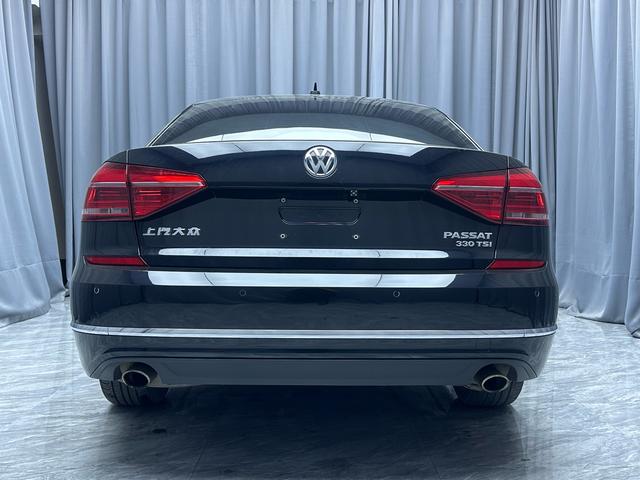 Volkswagen Passat 2017 330TSI DSG Prestige – фото 7