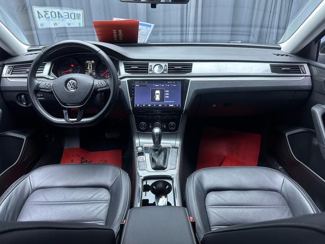 Volkswagen Passat 2017 330TSI DSG Prestige – фото 8