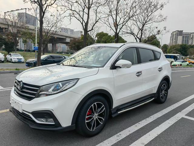 Dongfeng Fengguang 580 2017 1.5T CVT Luxury – фото 1