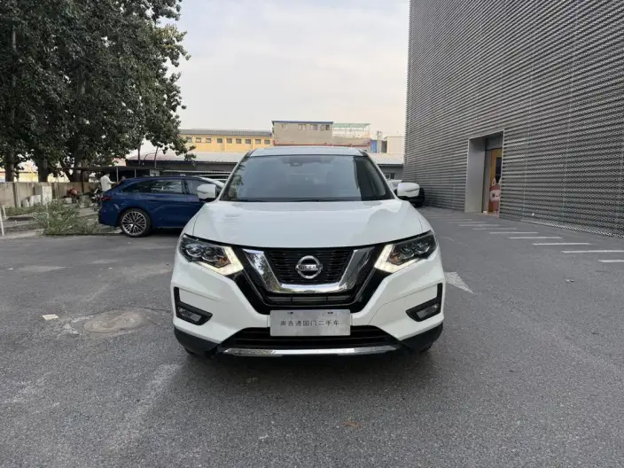 Nissan X-Trail 2023 Model Classic Edition 2.0L 2WD Smart Connect Premium