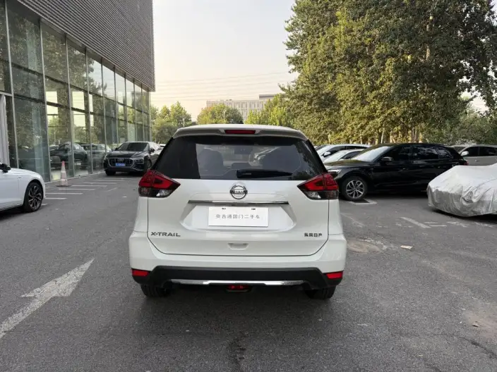 Nissan X-Trail 2023 Model Classic Edition 2.0L 2WD Smart Connect Premium