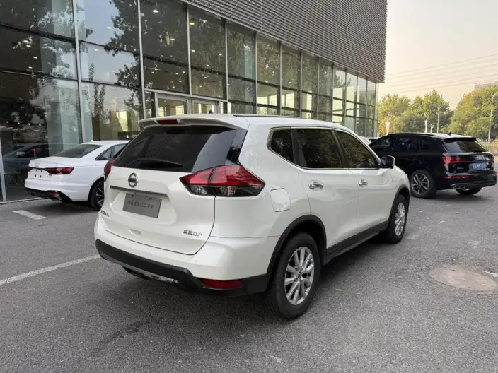 Nissan X-Trail 2023 Model Classic Edition 2.0L 2WD Smart Connect Premium