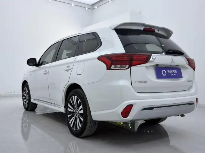 Mitsubishi Outlander 2021 Model 2.0L 2WD Smooth Ride Edition 5 seat