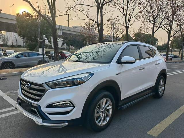 Hyundai Tucson 2015 1.6T DCT 2WD Smart – фото 1