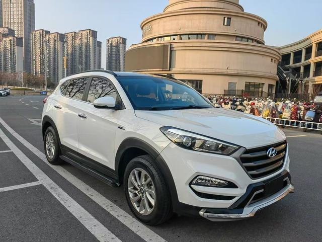Hyundai Tucson 2015 1.6T DCT 2WD Smart – фото 3