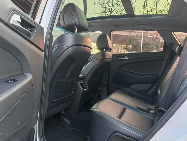 Hyundai Tucson 2015 1.6T DCT 2WD Smart – фото 6