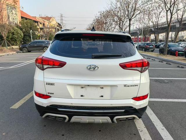 Hyundai Tucson 2015 1.6T DCT 2WD Smart – фото 8