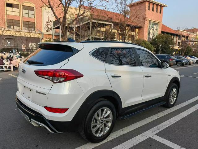 Hyundai Tucson 2015 1.6T DCT 2WD Smart – фото 9