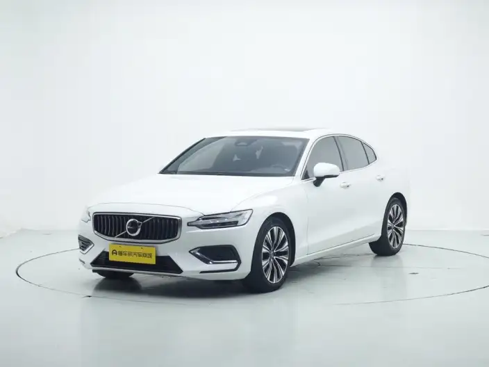 Volvo S60 2023 Model B4 Smart Range Deluxe Edition – фото 1
