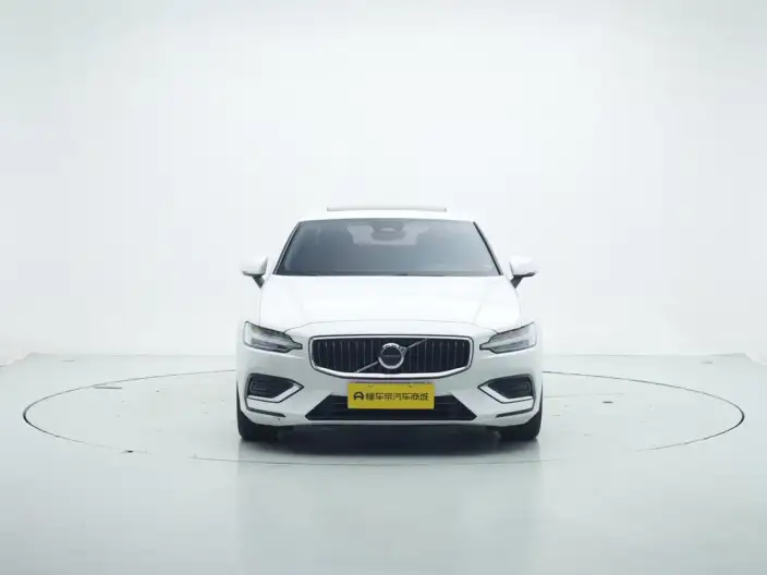 Volvo S60 2023 Model B4 Smart Range Deluxe Edition – фото 2
