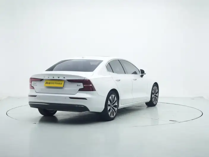 Volvo S60 2023 Model B4 Smart Range Deluxe Edition – фото 7