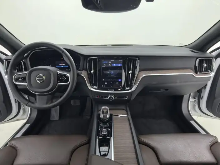 Volvo S60 2023 Model B4 Smart Range Deluxe Edition – фото 14