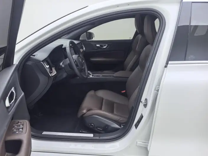 Volvo S60 2023 Model B4 Smart Range Deluxe Edition – фото 20