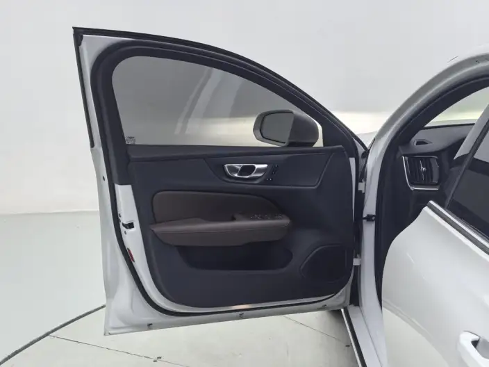 Volvo S60 2023 Model B4 Smart Range Deluxe Edition – фото 26