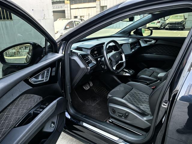 Audi Q4 e-tron 2023 50 e-tron quattro Creative – фото 4