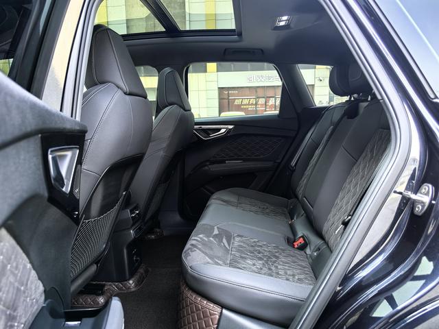 Audi Q4 e-tron 2023 50 e-tron quattro Creative – фото 6