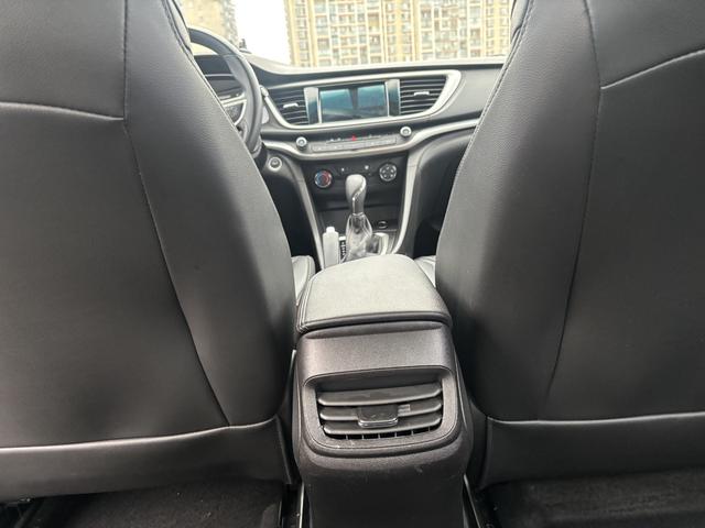 Buick Excelle Модель 2021 года комплектация 1.3T автоматическое Lite Hybrid Elite – фото 8