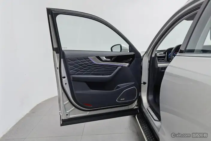 Hongqi HS5 2022 Model Facelift 2.0T Smart Flag Enjoy Edition – фото 22