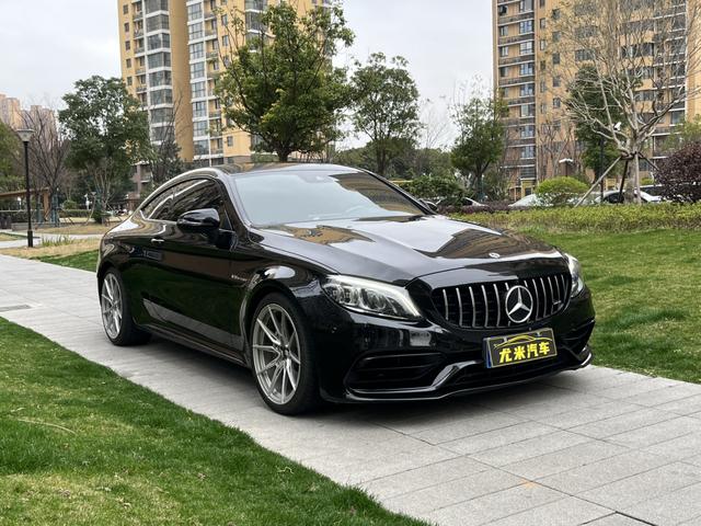 Mercedes-Benz C-Class AMG Модель 2019 года AMG C 63 Coupe – фото 3
