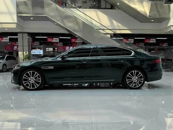 Jaguar XFL 2025 Model 2.0T P250 2WD Exclusive Deluxe Edition