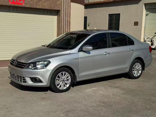 Volkswagen Jetta 2015 модификация 1.6L автоматическое Com f ort – фото 1
