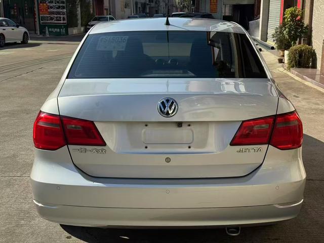 Volkswagen Jetta 2015 модификация 1.6L автоматическое Com f ort – фото 4