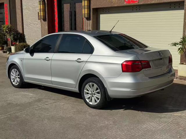 Volkswagen Jetta 2015 модификация 1.6L автоматическое Com f ort – фото 5