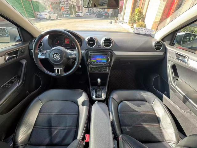 Volkswagen Jetta 2015 модификация 1.6L автоматическое Com f ort – фото 7