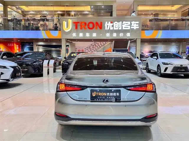 Lexus ES 2022 Model 300h Superior Edition