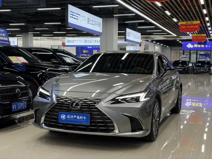Lexus ES 2025 Model 200 Premium