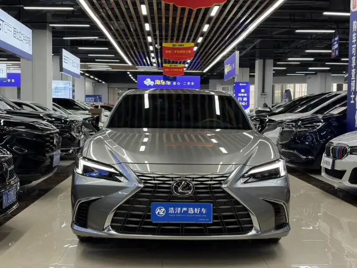Lexus ES 2025 Model 200 Premium