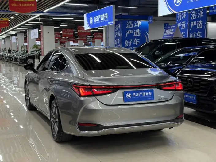 Lexus ES 2025 Model 200 Premium