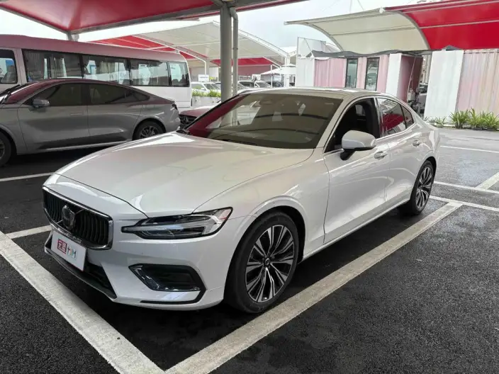 Volvo S60 2024 Model B4 Smart Range Deluxe Edition